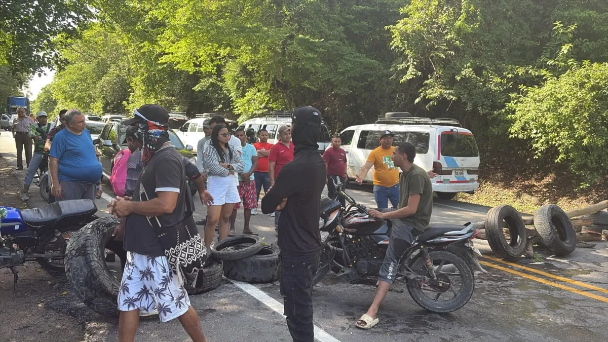 La Guajira: comunidad de Palomino bloquea la Troncal del Car