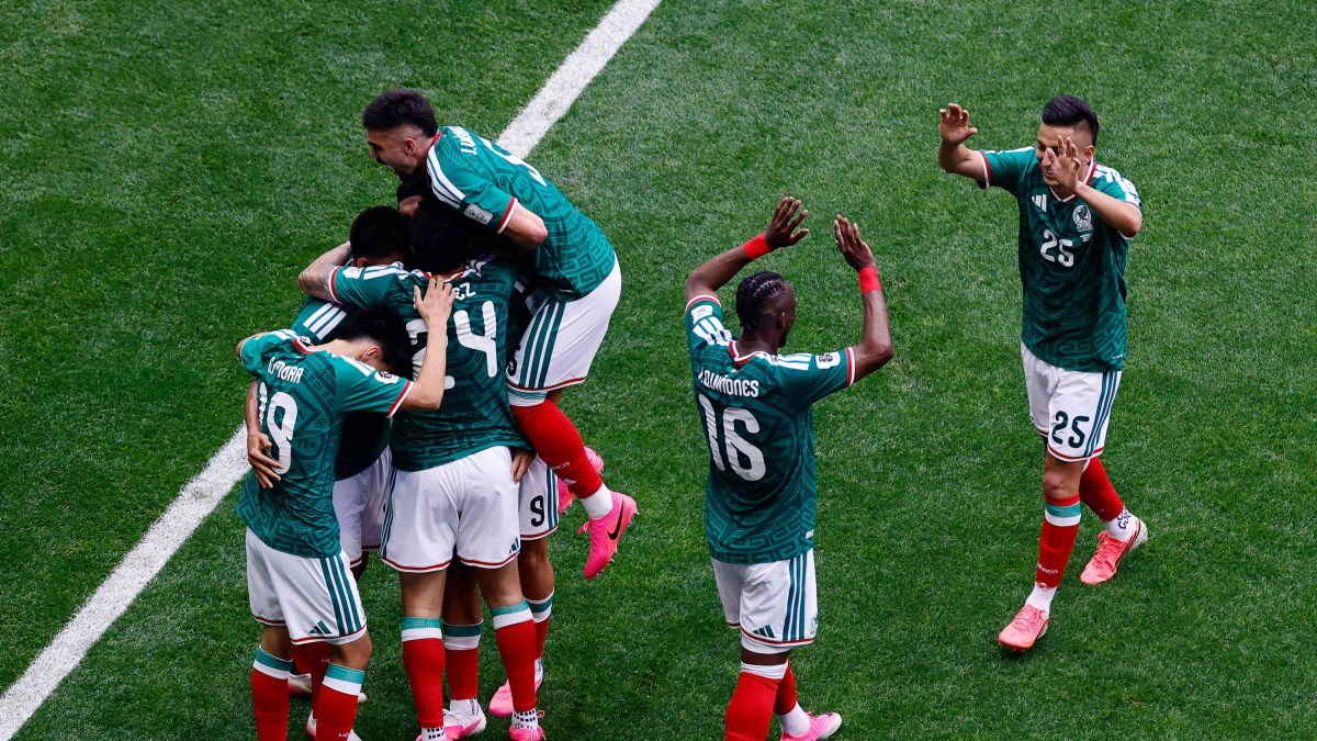 Con ayuda colombiana, México ganó cómodamente el primer part