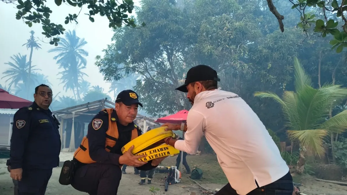 Barranquilla despliega operativo para apoyar control del incendio en Isla Salamanca; calidad del aire sigue bajo vigilancia