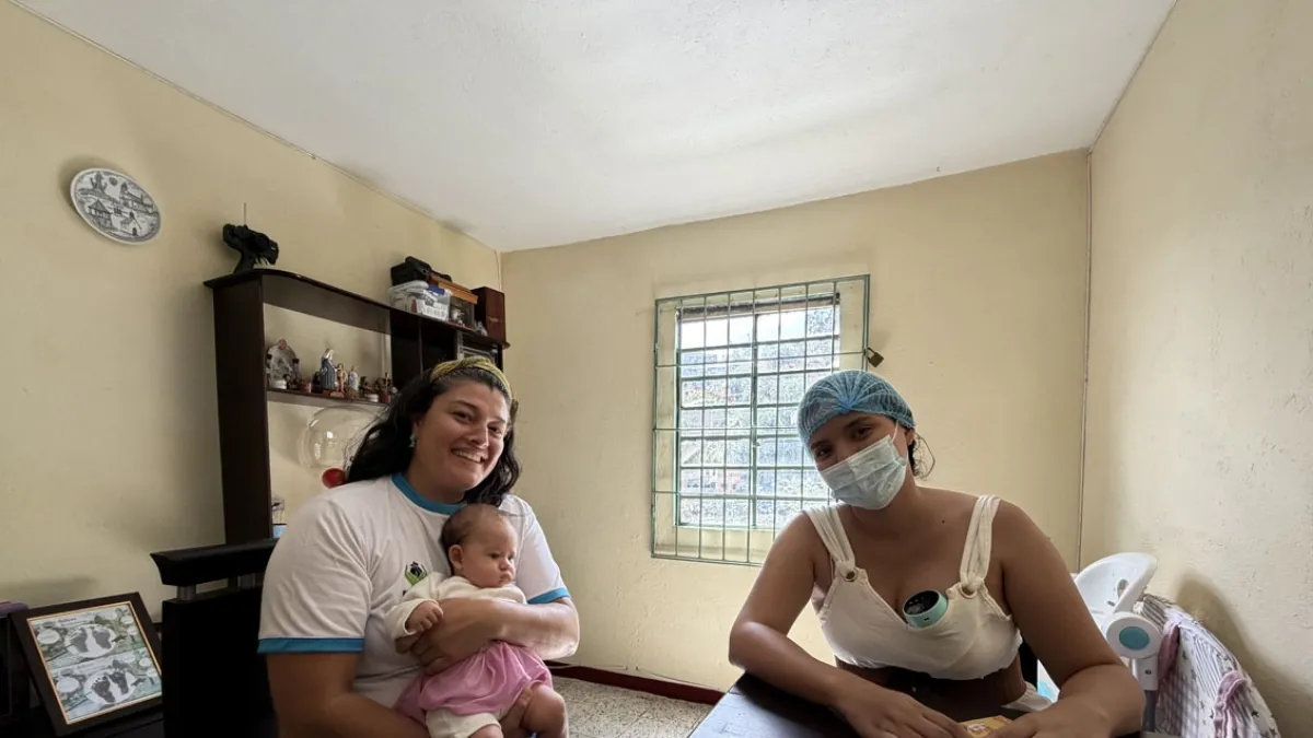 Hasta 14 frascos de leche materna por semana: la madre de Medellín que convirtió su congelador en un banco de vida
