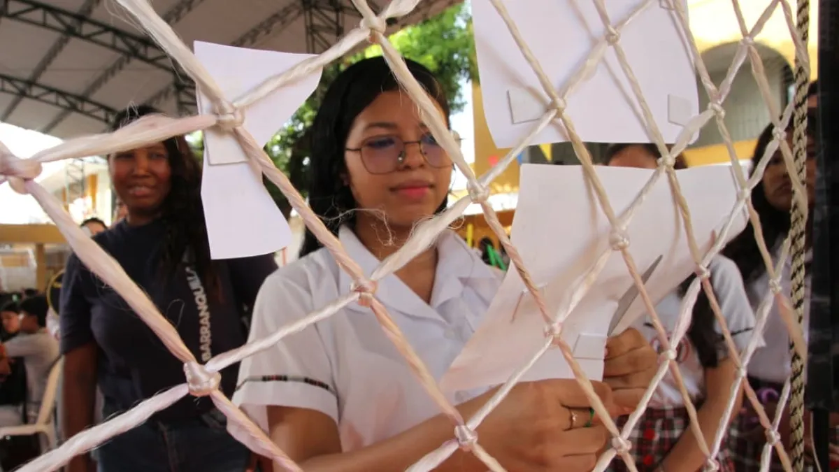 Barranquilla lanza estrategia para frenar los rumores y noticias falsas que afectan la convivencia en los colegios oficiales