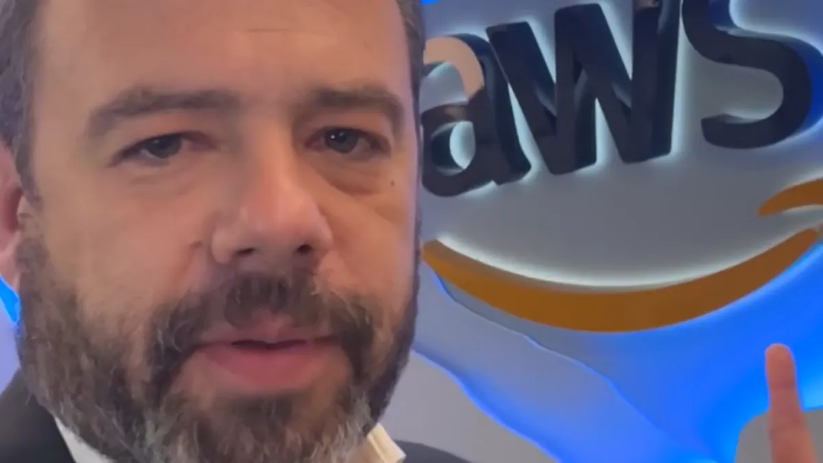 Alcalde de Bogotá, Carlos F. Galán, lanza 90 mil cupos gratis para cursos de inteligencia artificial y computación en la nube con Amazon, IBM y Oracle