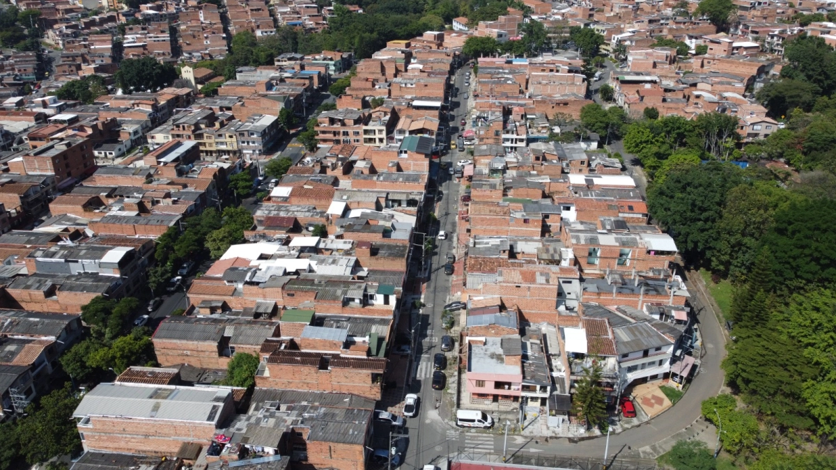 El plan de Medellín para combatir el déficit habitacional y regular el hospedaje turístico