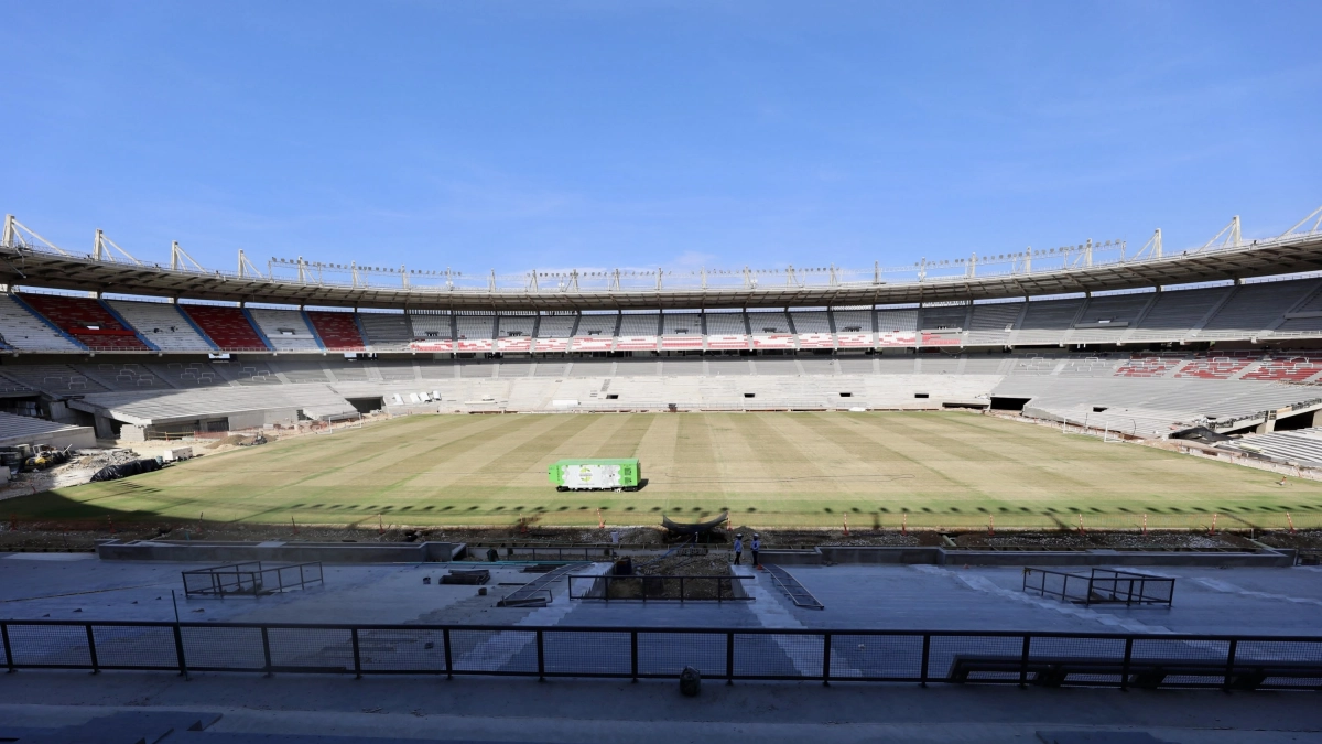 Barranquilla: Supermetro estrena césped híbrido; la nueva cancha estará lista en dos semanas y promete soportar fútbol y conciertos