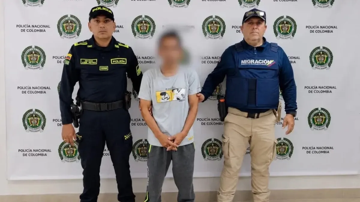 Lo buscaban en Argentina y estaba escondido en Bucaramanga: tenía circular roja de la Interpol y fue capturado en un bus intermunicipal