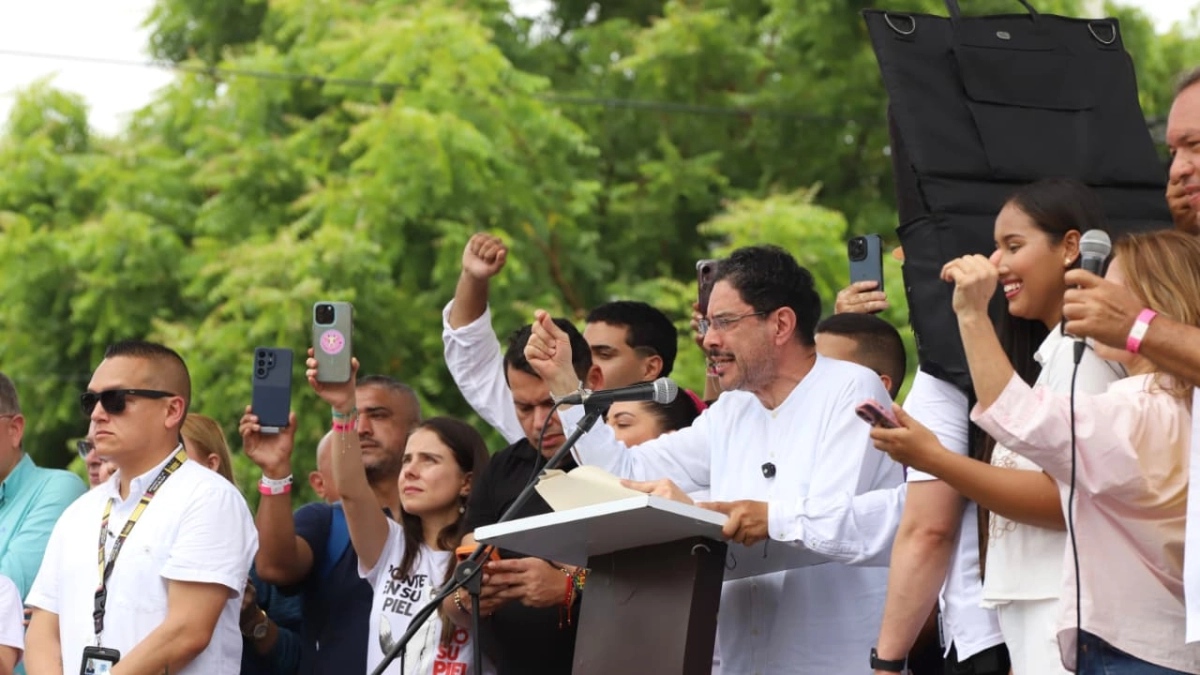 Cepeda abre desde Barranquilla la oposición a De la Espriella y cuestiona la legitimidad de su Gobierno
