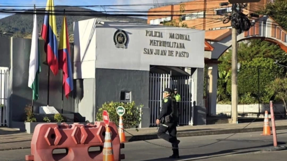 Un artefacto explosivo fue lanzado contra la sede de la Policía Metropolitana de Pasto: no se registraron muertos ni heridos