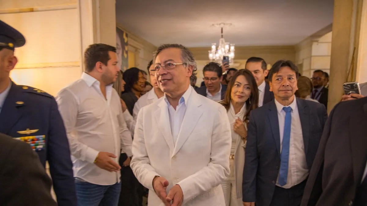 Gustavo Petro abandona la Casa de Nariño y asume el liderazgo de la oposición