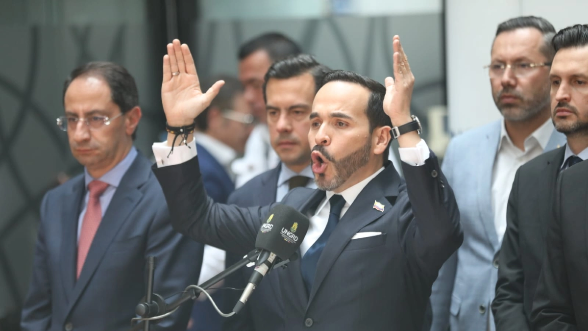De La Espriella en acción directa: el presidente se planta en el Palacio de San Carlos para enfrentar el terremoto