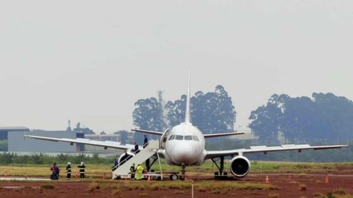 Avión con 151 personas se salió de la pista de aterrizaje en Brasil: los pasajeros grabaron cómo tuvieron que abandonar la aeronave