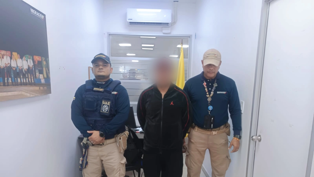Migración Colombia capturó en el Aeropuerto de Cartagena a un ciudadano peruano requerido con Circular Roja de la Interpol