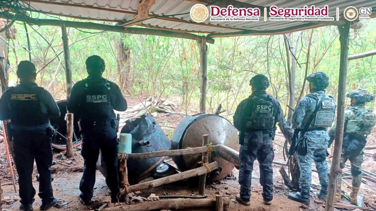 Gran operativo contra los grupos del narcotráfico: desmantelan tres laboratorios de droga y decomisan 7,8 toneladas de químicos en México