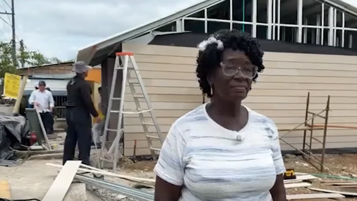 Entregaron la primera de las 500 'Casas Pacífico' para las víctimas del terremoto en Chocó: una familia de cinco personas fue la primera beneficiaria
