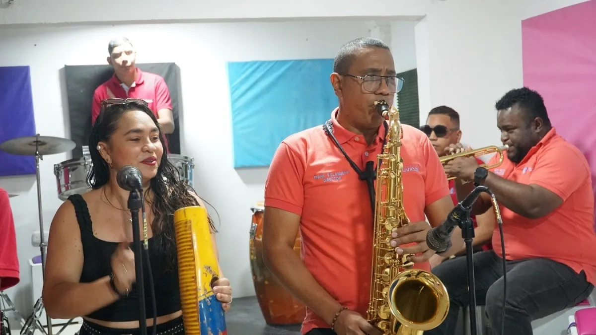 La historia de Frank, quien perdió la vista y encontró una nueva vida en la música: así nació su orquesta para discapacitados visuales en Cartagena