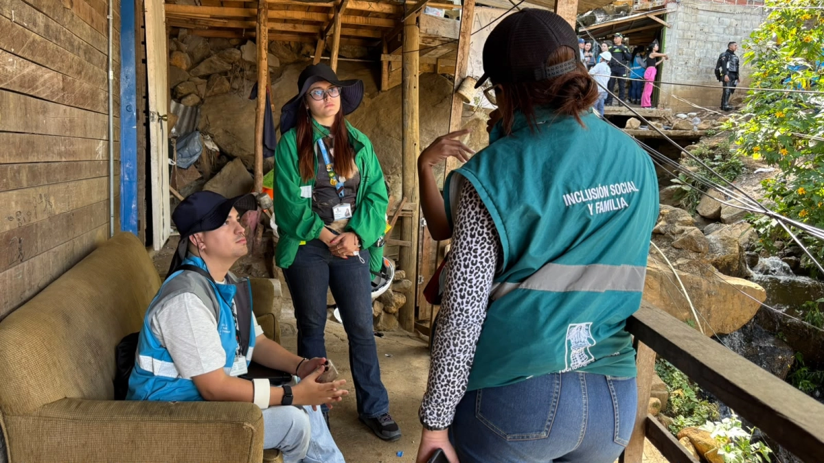 Así avanza el polémico desalojo en el barrio Manrique: entre el drama humanitario y la carrera por evitar que se repita una tragedia