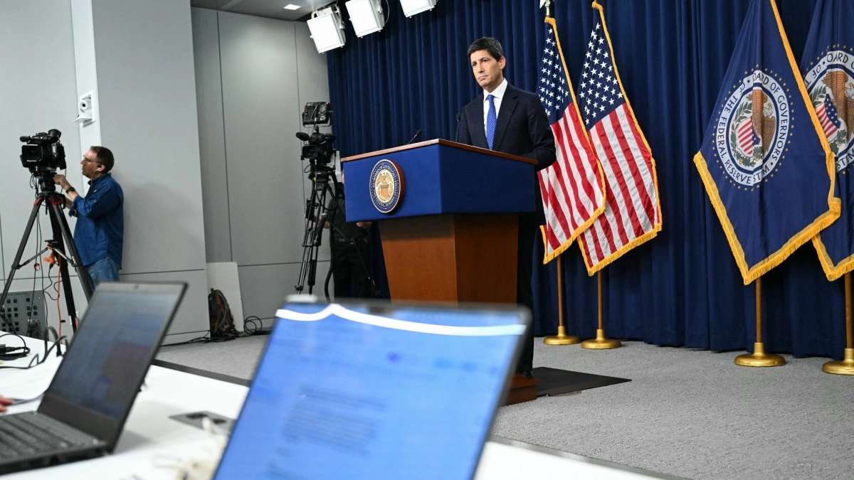 La Reserva Federal de Estados Unidos desafía la presión de Trump y sube las tasas por primera vez desde 2023, ¿qué implica esto?