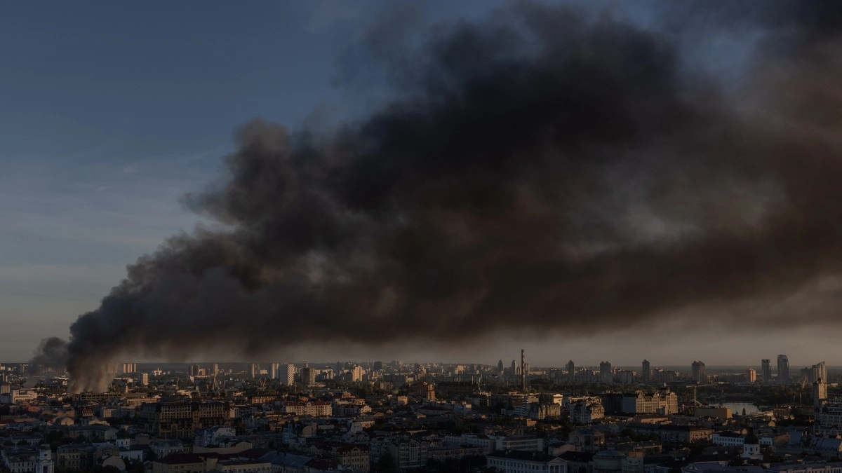 Ucrania lanza masivo ataque sobre Moscú con más de 1.000 drones en pleno cierre de jornada electoral