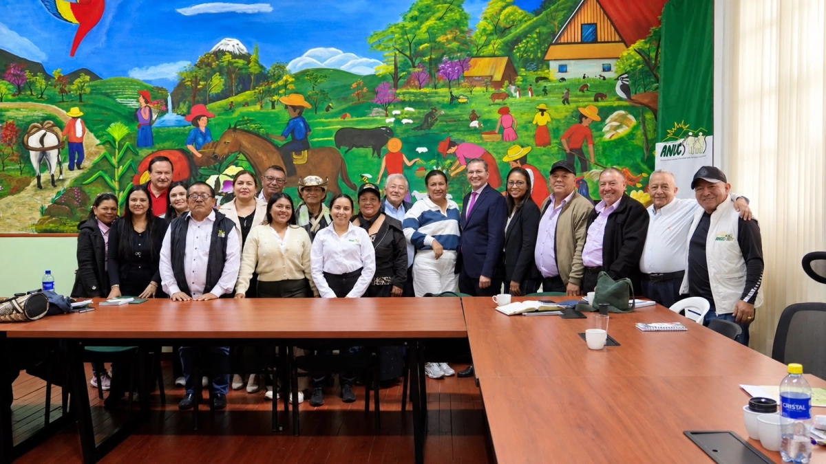 La Agencia Nacional de Tierras (ANT) y la ANUC buscan acelerar la titulación de 7.913 hectáreas con vocación agrícola en todo el territorio nacional