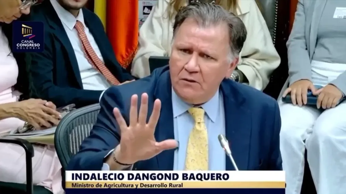 Gobierno presenta plan agropecuario y denuncia presunto despilfarro de la administración anterior