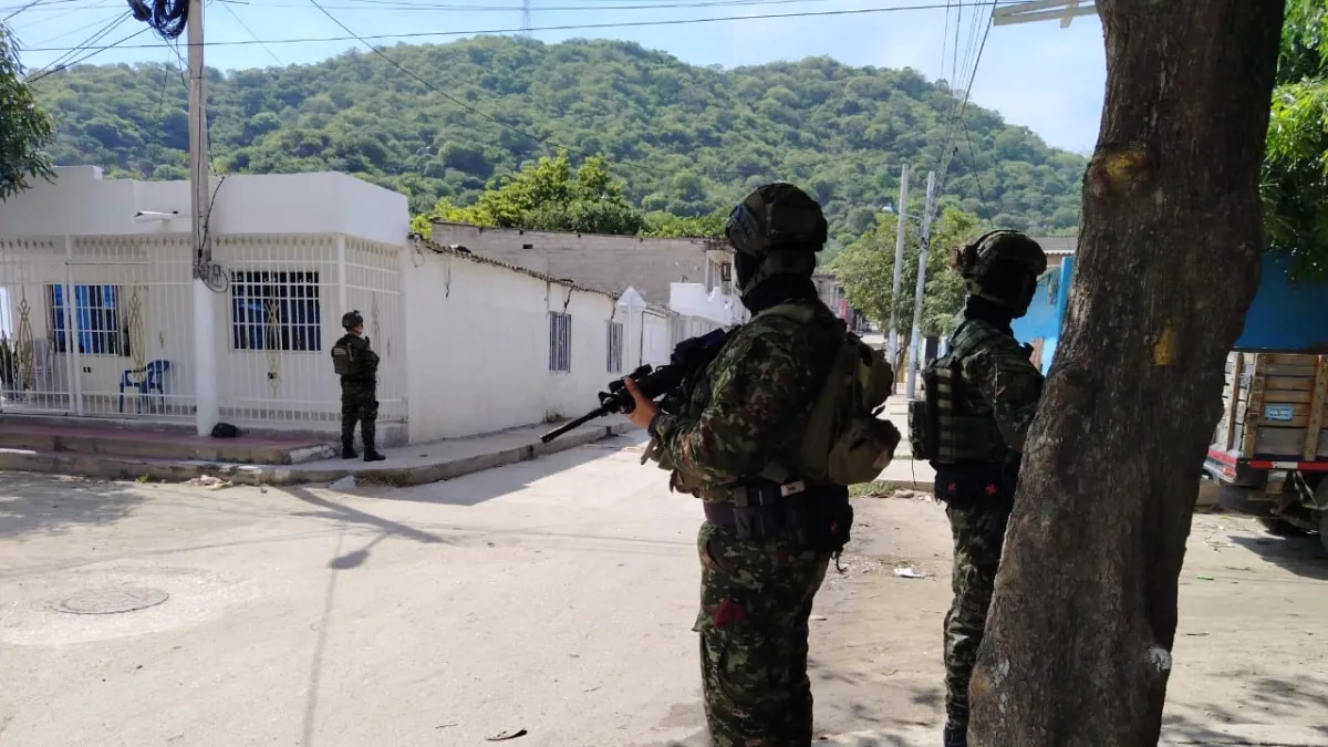 Santa Marta bajo presión armada: expertos explican cómo las ACSN lograron paralizar la ciudad y extender su control desde la Sierra Nevada