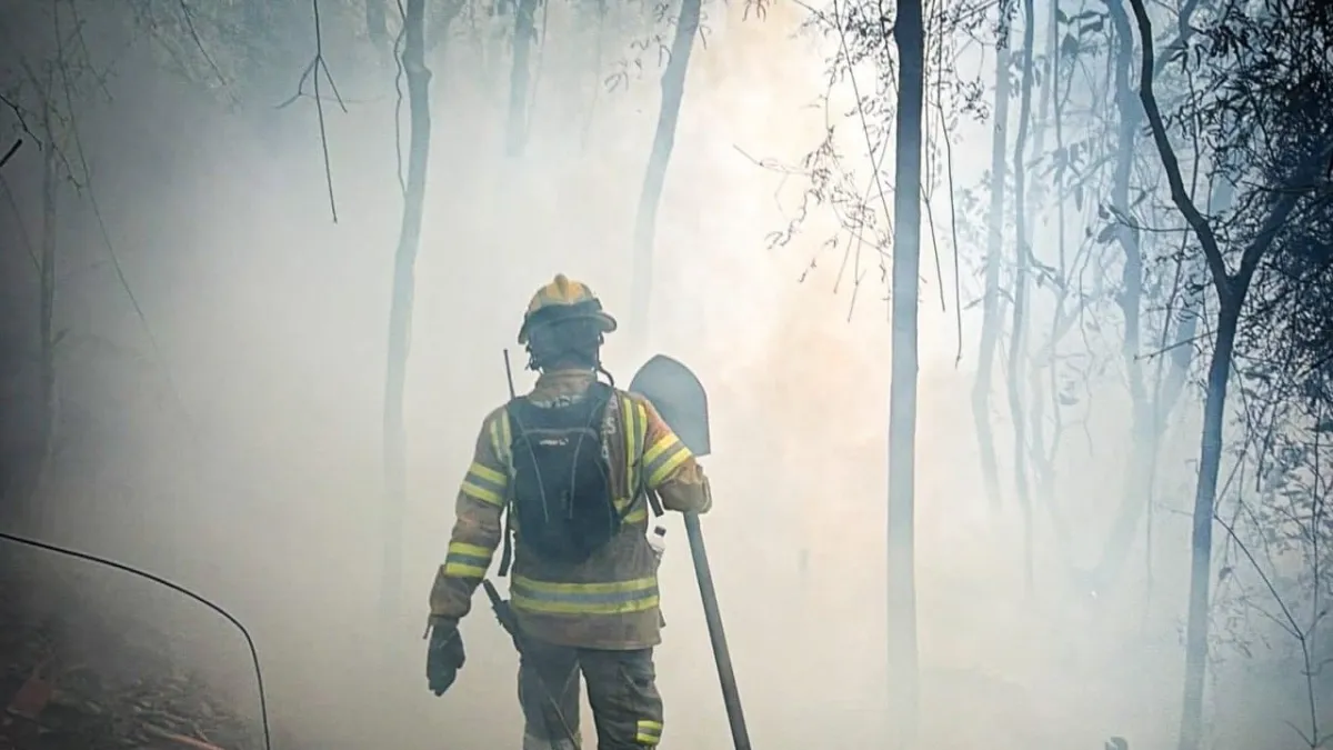El 90 por ciento del incendio en Villa de Leyva está controlado gracias al riego de 6 helicópteros, pero se perdieron más de 1.480 hectáreas verdes