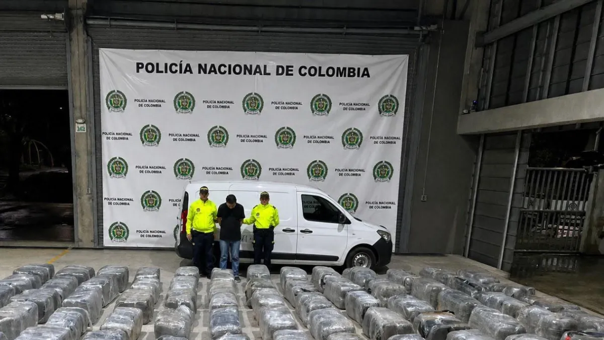 Incautaron 2,5 toneladas de marihuana vendida por las disidencias del Cauca a la banda ‘Los Triana’: la droga sería distribuida en el Valle de Aburrá