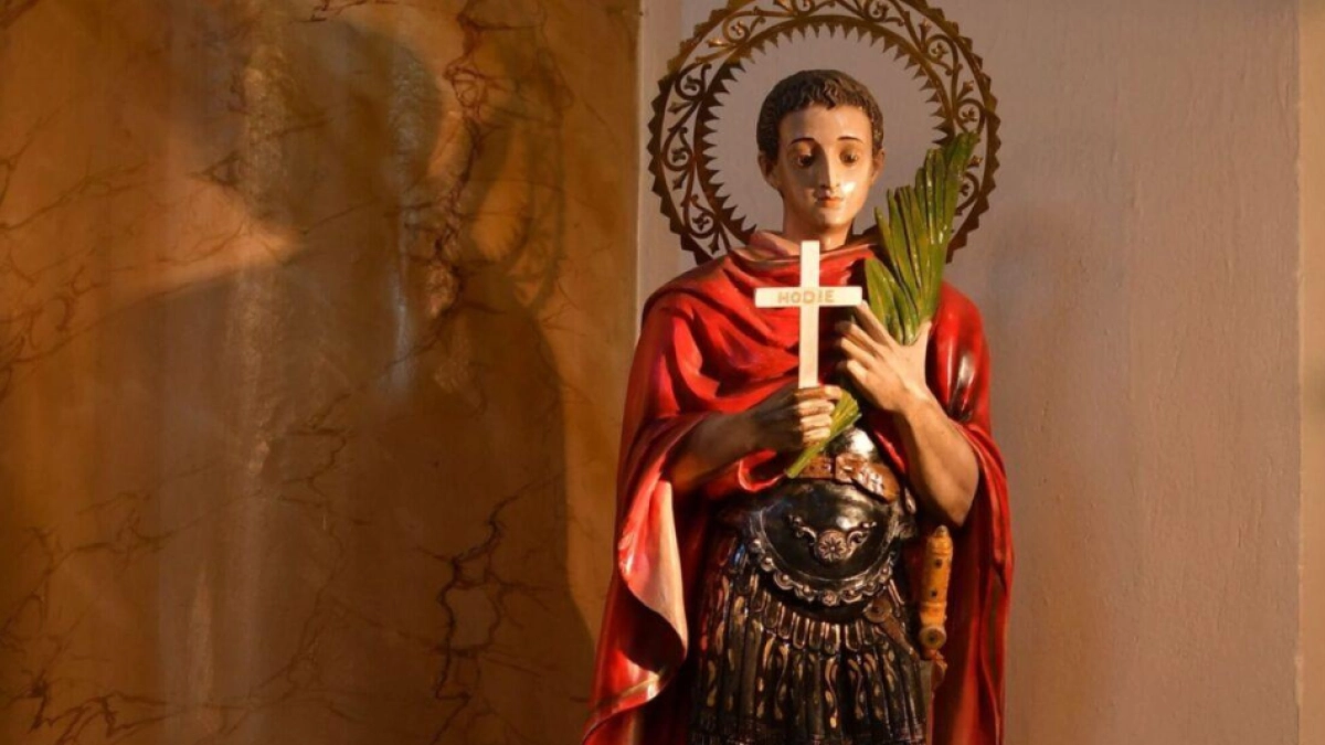 Oración a San Expedito para pedir por necesidades económicas urgentes en el negocio
