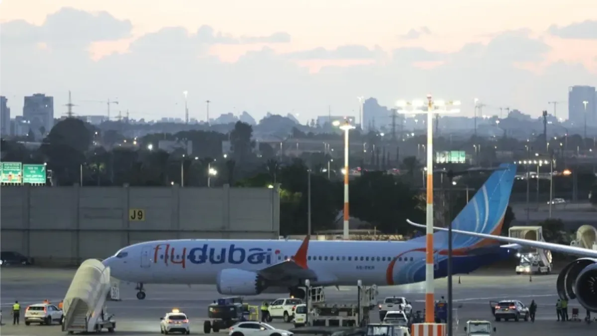 Videos muestran la angustia de los pasajeros del vuelo de FlyDubai a Israel cuando un piloto apuñaló a su compañero: ‘Necesitamos ayuda’