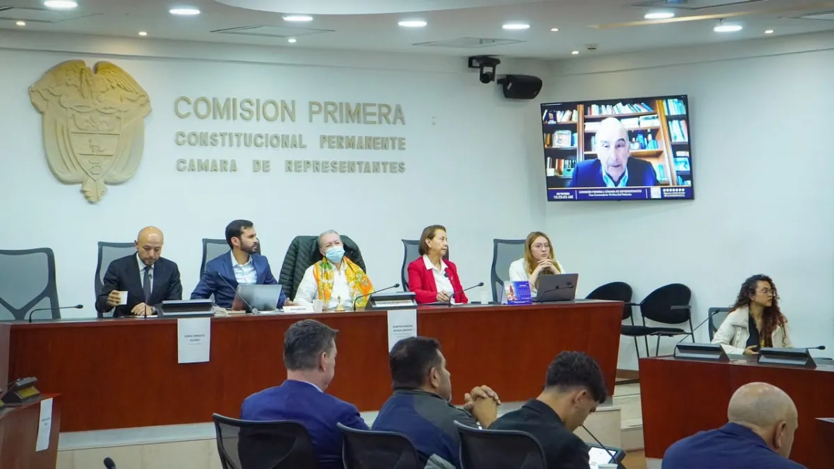 Uribe, De la Calle y voces de víctimas y firmantes: así se recordó el plebiscito de paz en la Comisión Primera de la Cámara