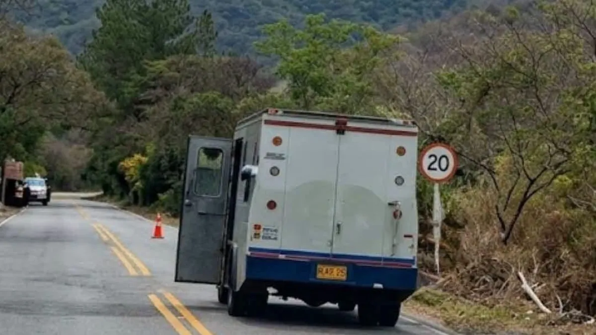 Hombres armados detonaron un explosivo contra un carro de valores en una carretera de Nariño: ¿cómo se frustró el millonario robo?