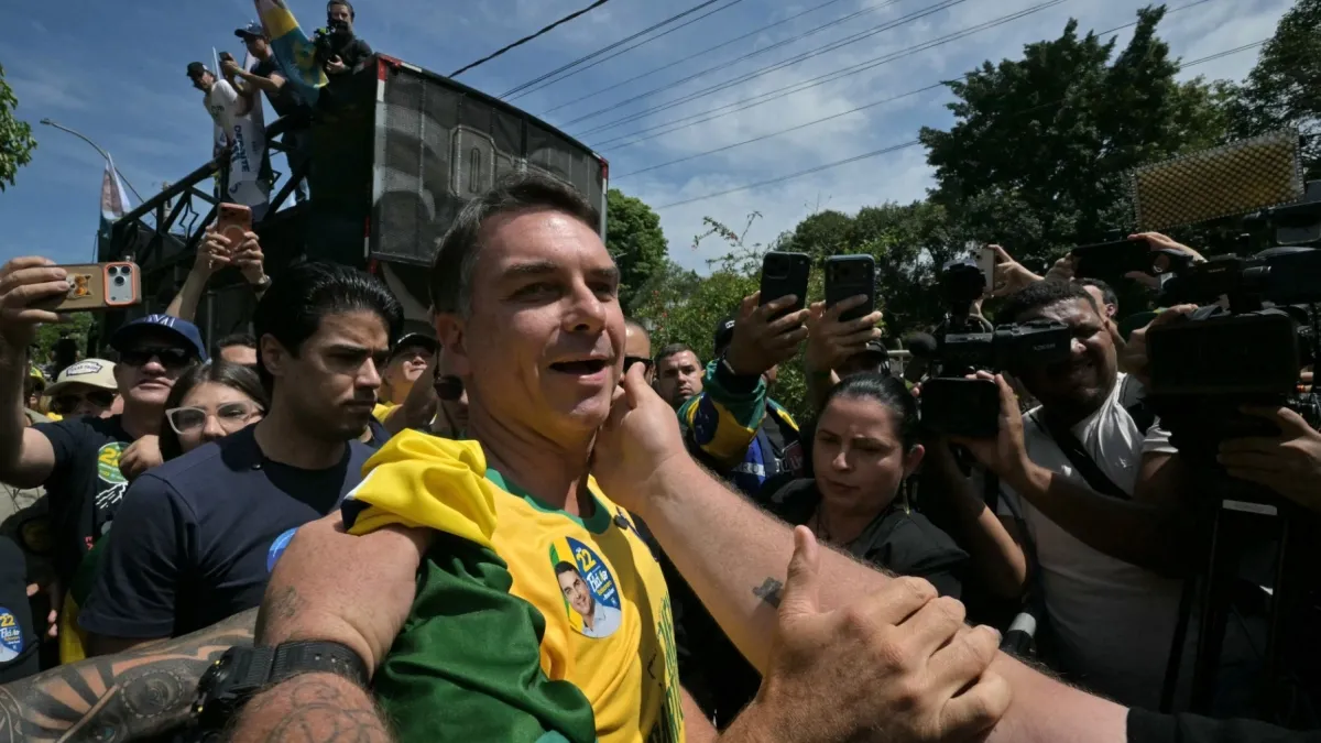 Flávio Bolsonaro habla tras pasar a la segunda vuelta presidencial de Brasil contra Lula da Silva: ‘Estoy satisfecho’