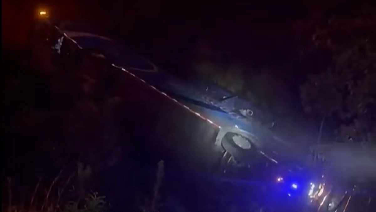 Bus se salió de la vía y rodó a un abismo en jurisdicción del municipio de Moniquirá, en Boyacá: reportan cinco heridos de gravedad