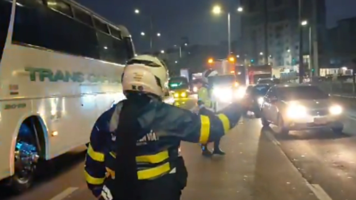 Movilidad Bogotá hoy jueves 8 de octubre: camioneta varada en Engativá afecta el tránsito en la calle 80 con calle 119