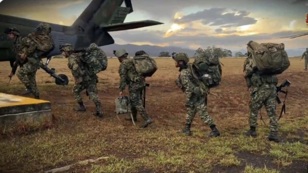 Evacuaron a los 13 soldados que se accidentaron en un helicóptero del Ejército y seguían en la zona del accidente aéreo en el Cauca