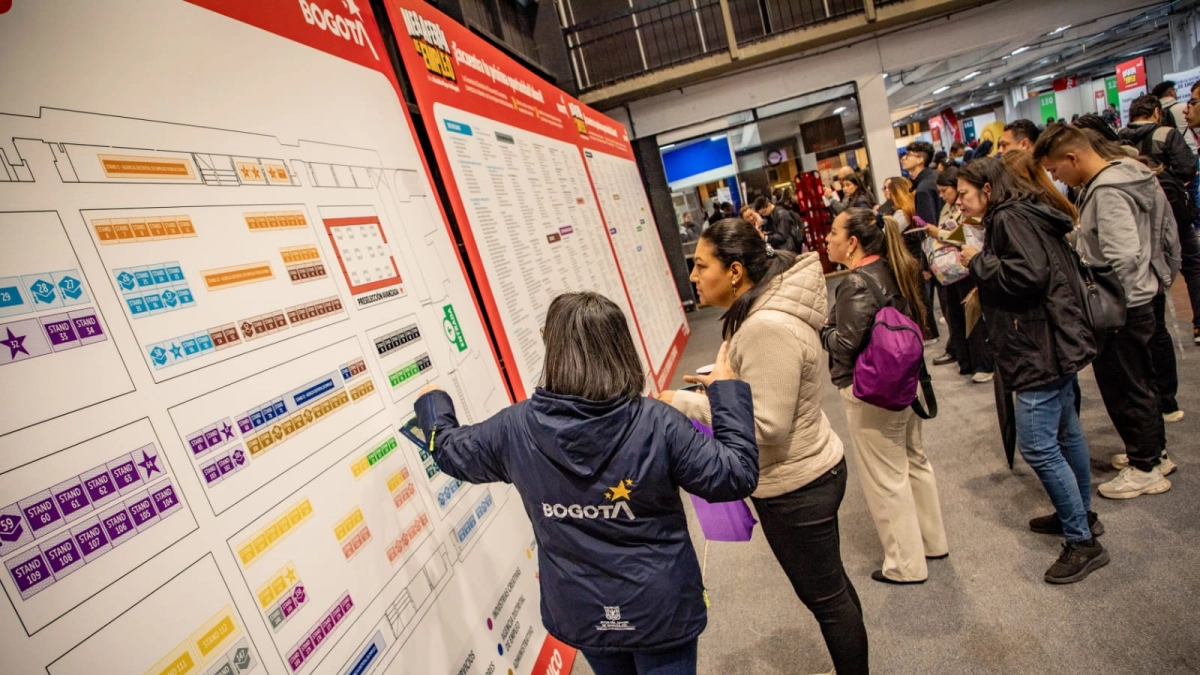 Las empresas en Colombia prevén contratar más personal en 2027, pero el 68 % tiene dificultades para hallar talento