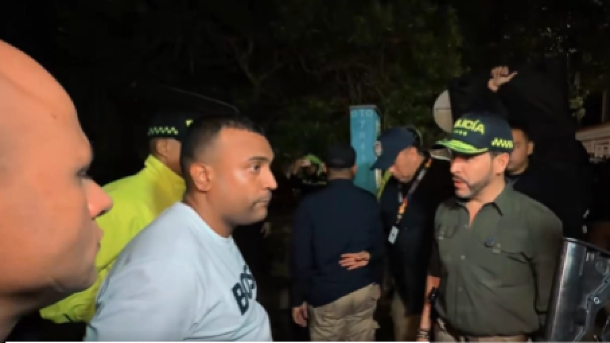 Operación de madrugada en Barranquilla deja 56 capturados y 34 allanamientos: presidente anuncia ofensiva contra cinco bandas