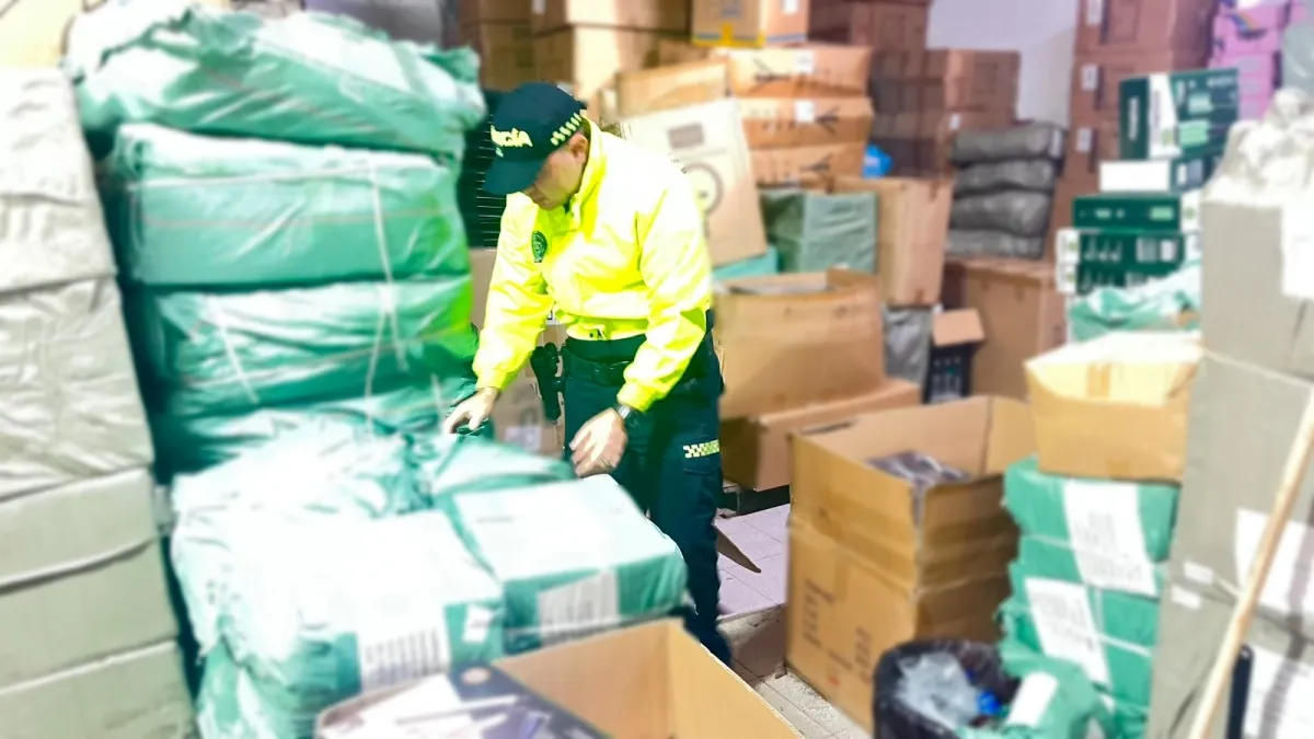Incautan en Barranquilla 3.043 artículos importados sin soportes por más de 5 millones: había consolas, drones y accesorios tecnológicos en bodega