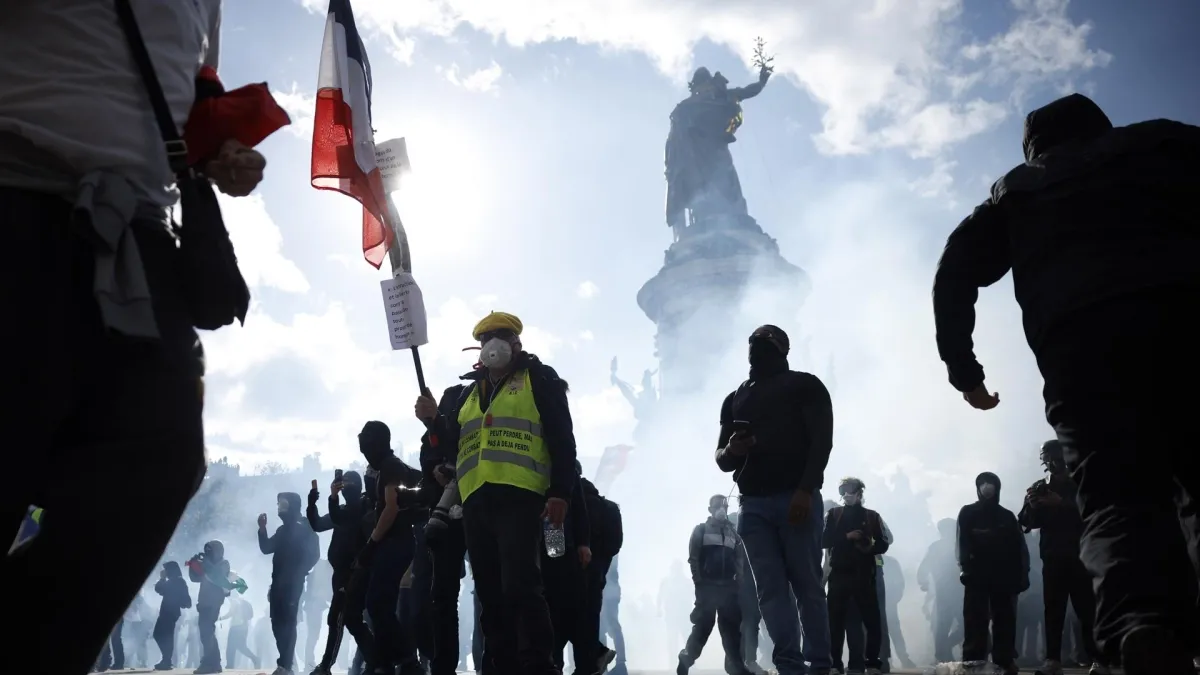 Europa evalúa daños y se blinda ante unas protestas que siguen ganando fuerza y se expanden por Francia, Italia, Indonesia, Portugal y Grecia