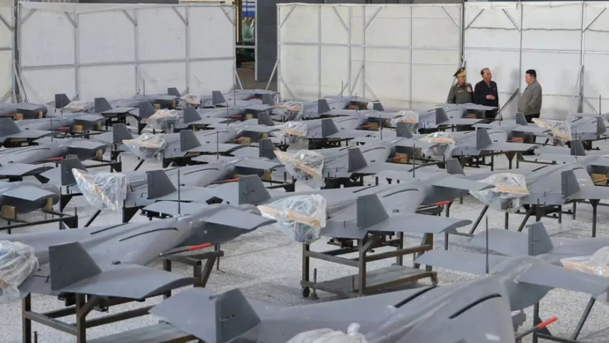 Hasta 12.000 norcoreanos estarían sometidos a trabajo forzado en una fábrica de drones de Rusia para la guerra en Ucrania, según informe