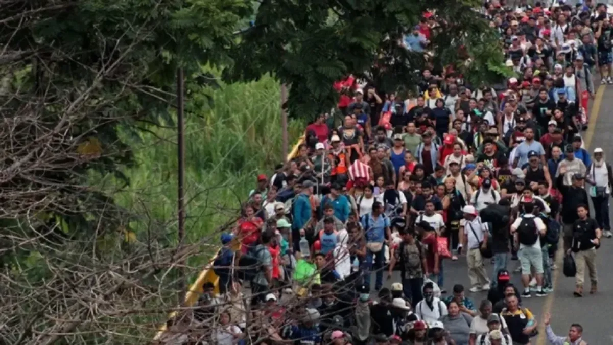 Más de 600 migrantes centroamericanos parten en caravana desde México rumbo a Estados Unidos: estos son los riesgos que enfrentan