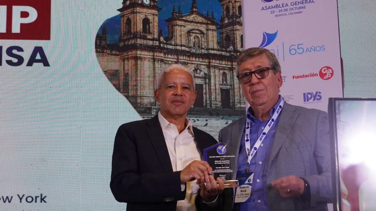 Mark Lacey, de The New York Times, tras recibir premio de la SIP: 'debemos hacer frente a los líderes que no respetan la libertad de prensa'
