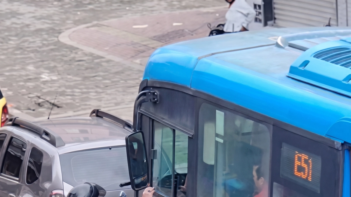 Video | Motociclista atacó a un conductor de un bus del MIO: un nuevo capítulo de la intolerancia que asedia al transporte masivo en Cali