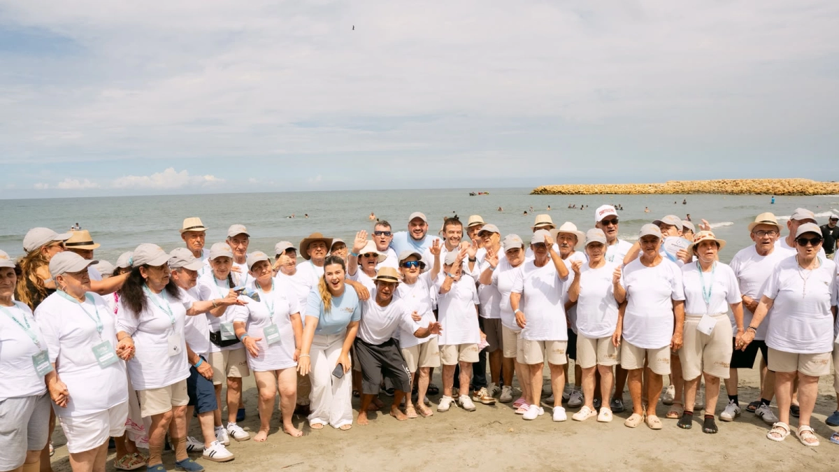 De las montañas de Caldas al mar de Cartagena: cerca de 50 adultos mayores de Neira viajaron por primera vez en avión
