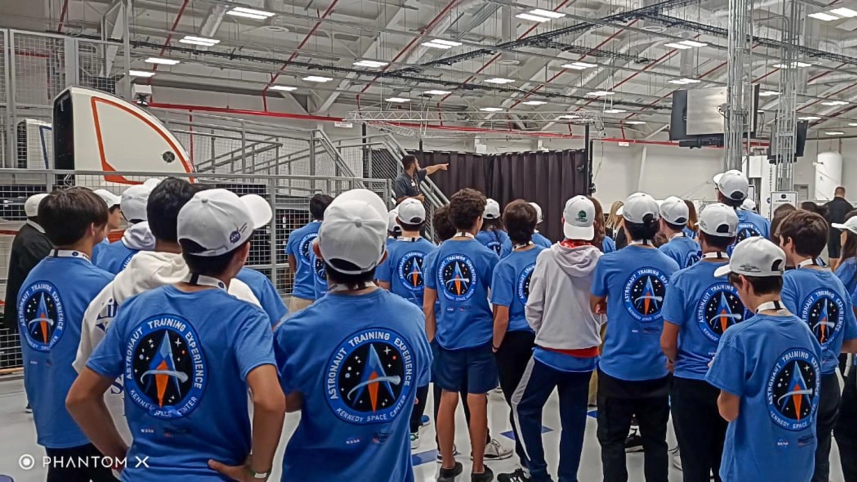 Más de 30 estudiantes de un colegio colombiano viajarán a Houston para un programa educativo de la Nasa
