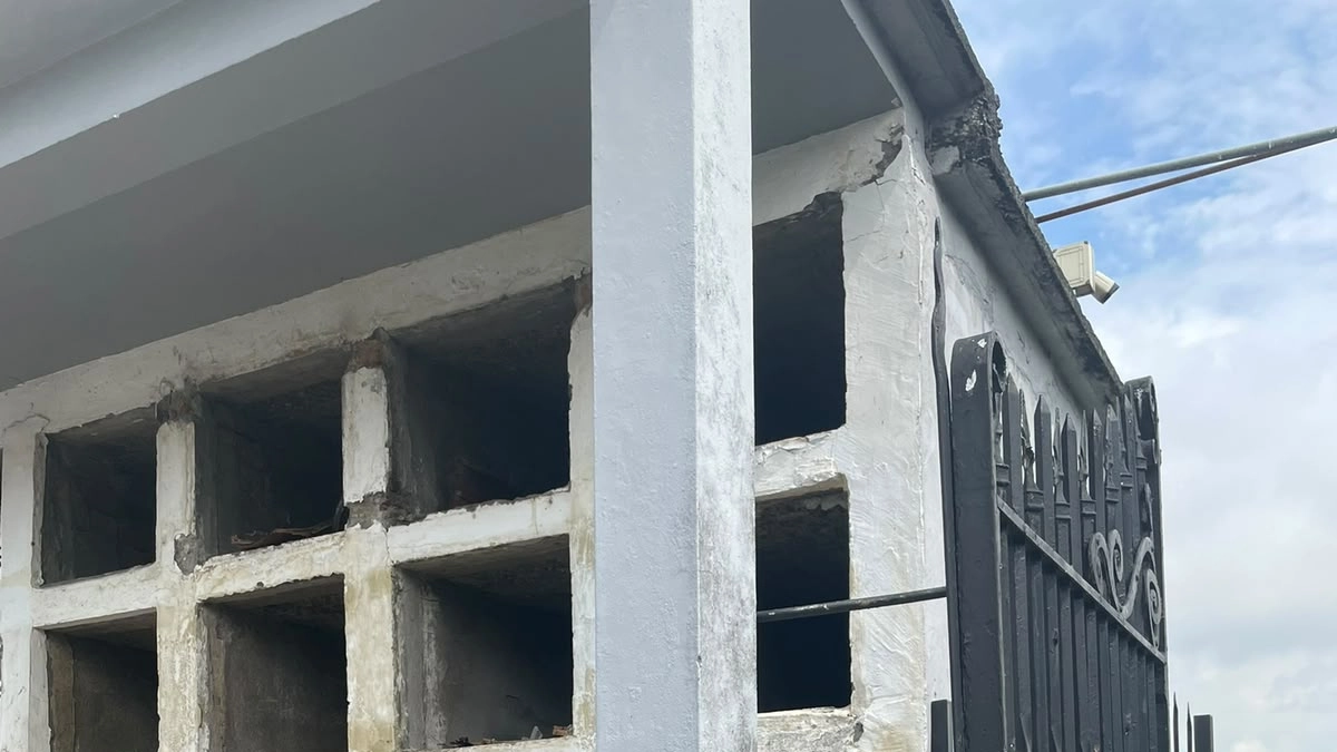 Grave situación en Pereira: el cementerio sigue con los cuerpos expuestos y bajo escombros casi 3 meses después del terremoto que sacudió a Colombia