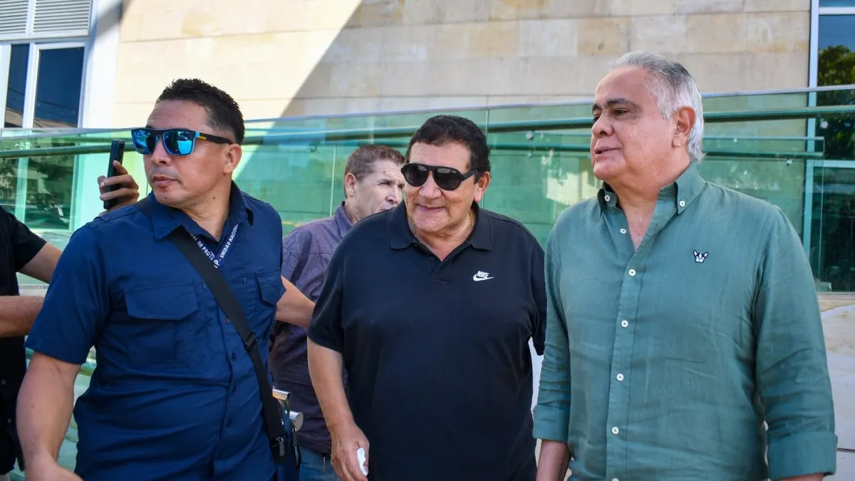 ‘Los médicos me dan esperanza’: Poncho Zuleta entrega mensaje sobre la salud de Kbeto y pide al país orar por su hijo tras la tragedia vial