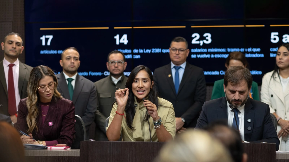 Centro Democrático radicó su propuesta de ‘contrarreforma’ pensional: buscará recuperar libertad de escogencia entre Colpensiones y fondos privados