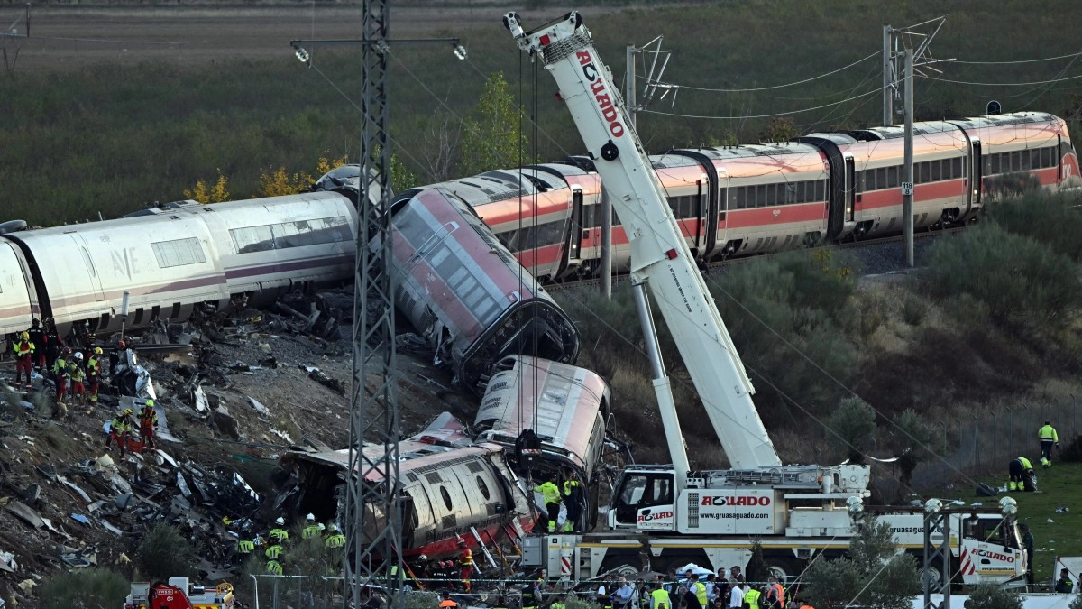 Experto ferroviario explica qué hay detrás del accidente de trenes en España: ‘Un sistema más exigido y en plena transición tolera peor los errores’