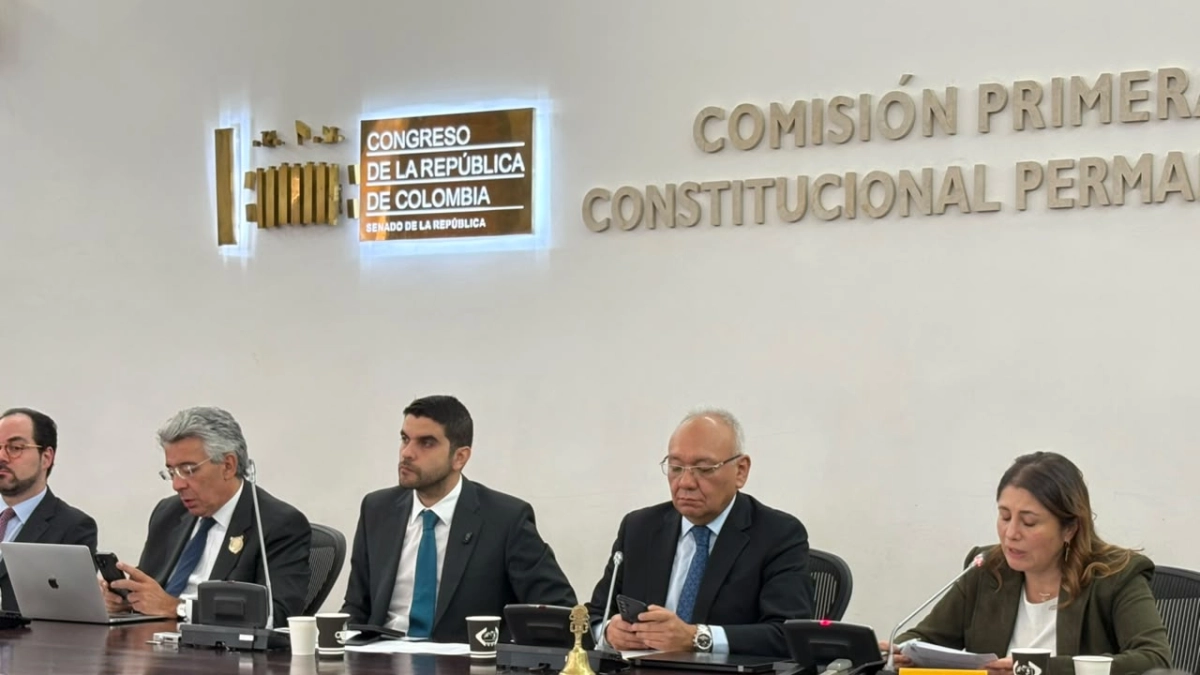 Contrarreloj en el Congreso para aprobar la ley de sometimiento del gobierno De La Espriella: debe estar lista el 4 de noviembre