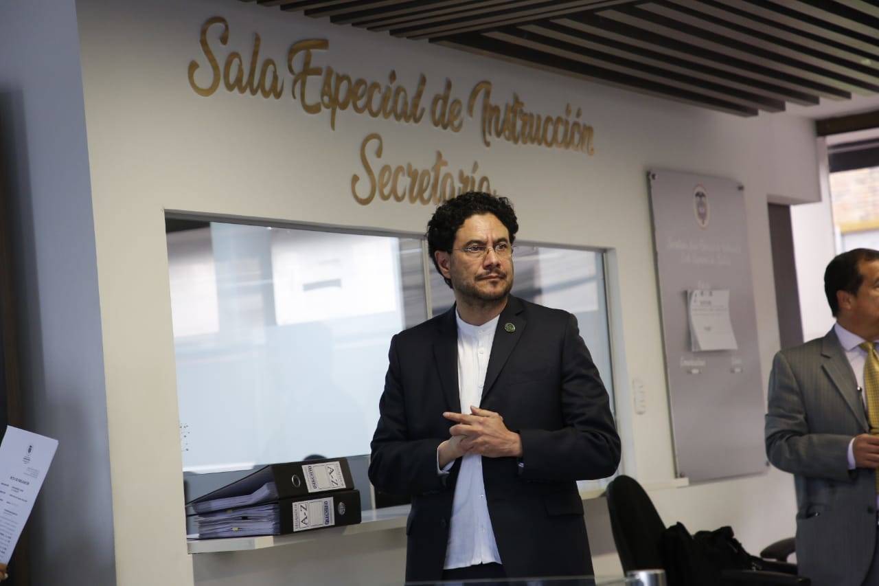 Iván Cepeda en la sala de Instrucción de la Corte, a donde fue citado como testigo en un caso seguido contra el expresidente Álvaro Uribe.